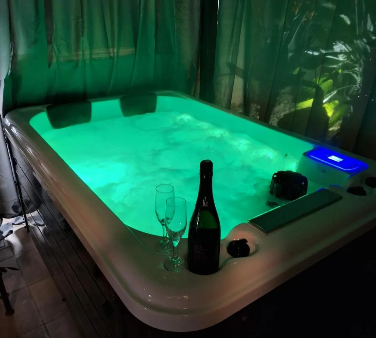 Loft Con Spa Exterior Climatizado Villa Iri location